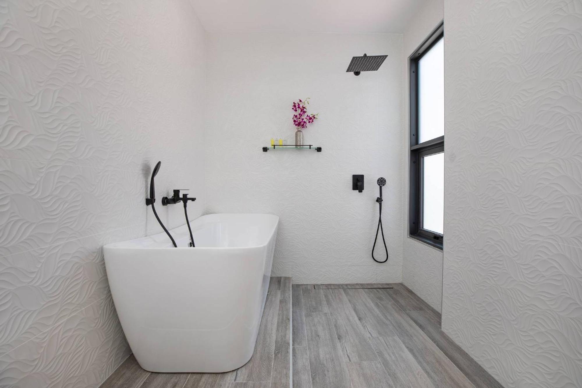 Trendy & New 19M Oxygen Pool Villa Sunset Garden 10 In Rawai Ban Saiyuan Exterior photo