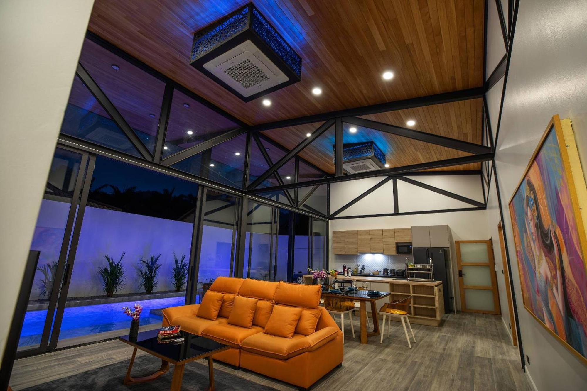 Trendy & New 19M Oxygen Pool Villa Sunset Garden 10 In Rawai Ban Saiyuan Exterior photo